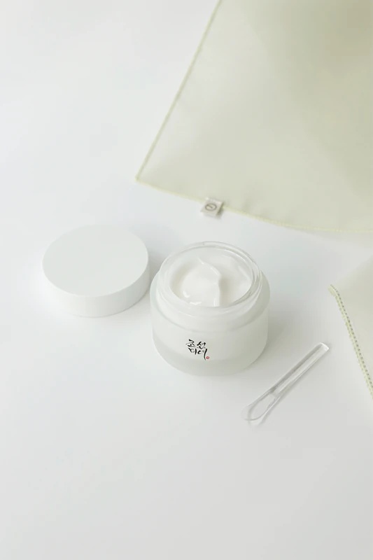 Beauty of Joseon Dynasty Cream, intensīvi mitrinošs krēms ar izgaismojošu efektu