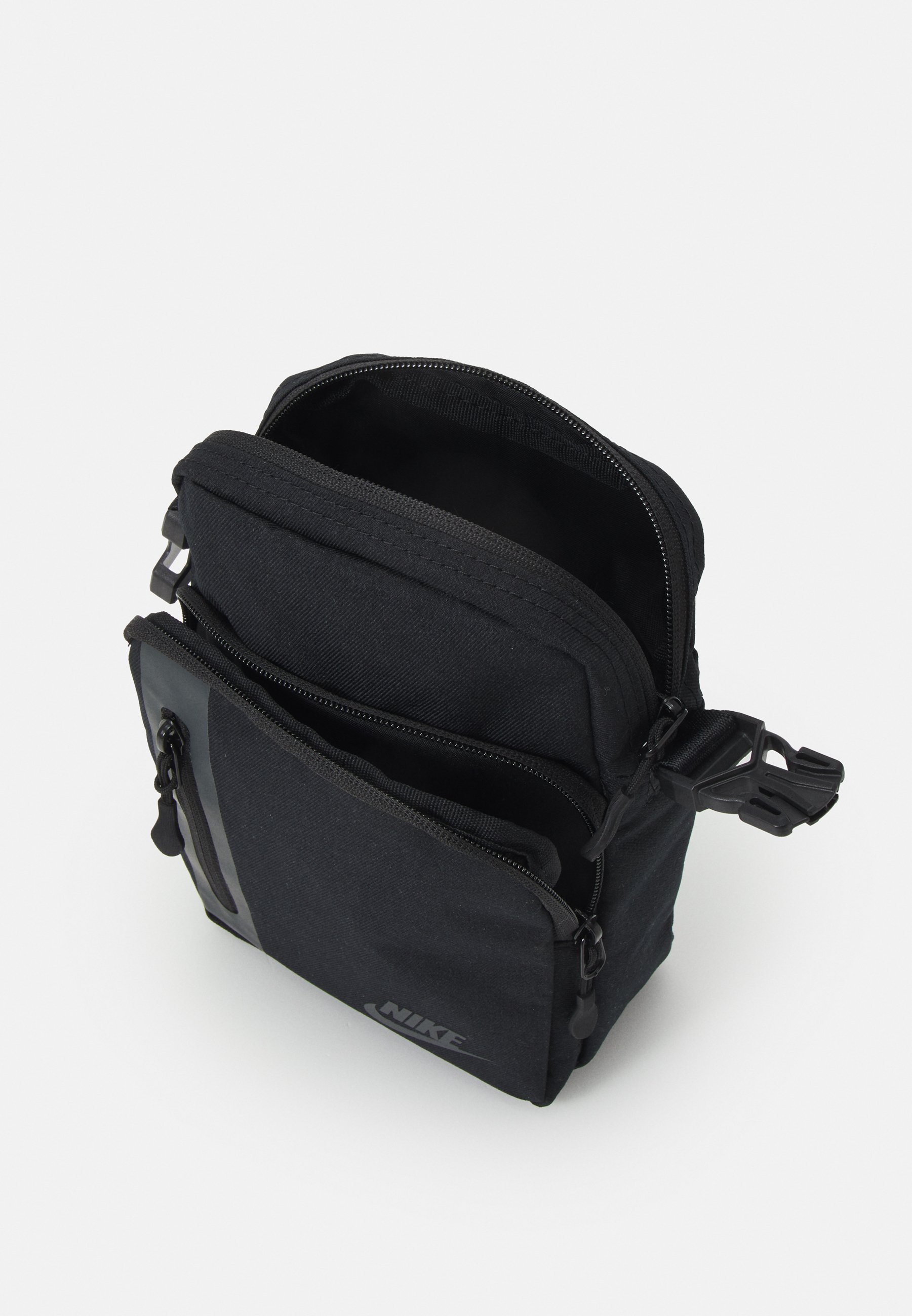 Nike Sportswear skulder- og crossbody-vesker