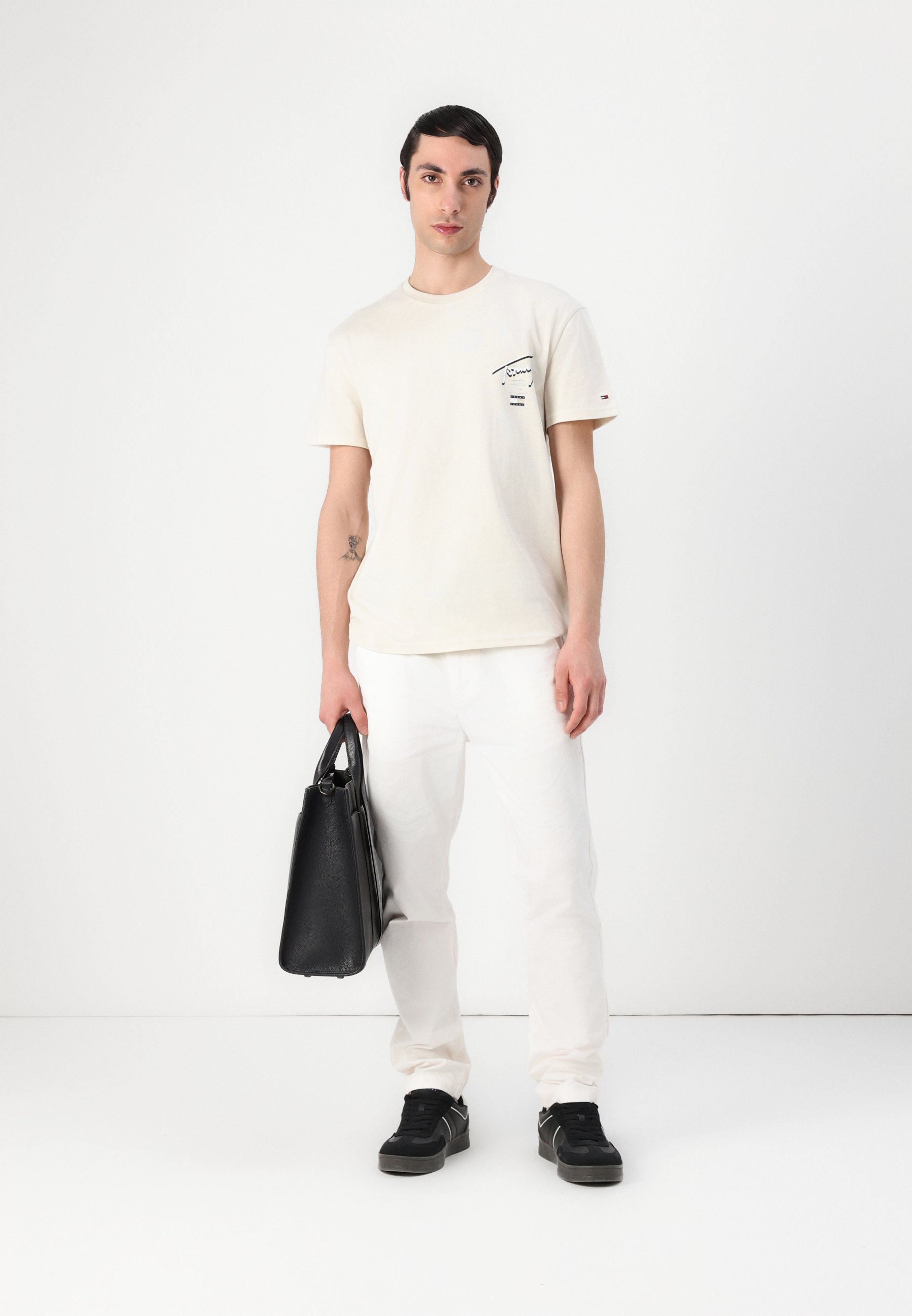 Tommy Jeans SIGNATURE CITY TEE UNISEX - T-shirt met print - woestijnzandduin