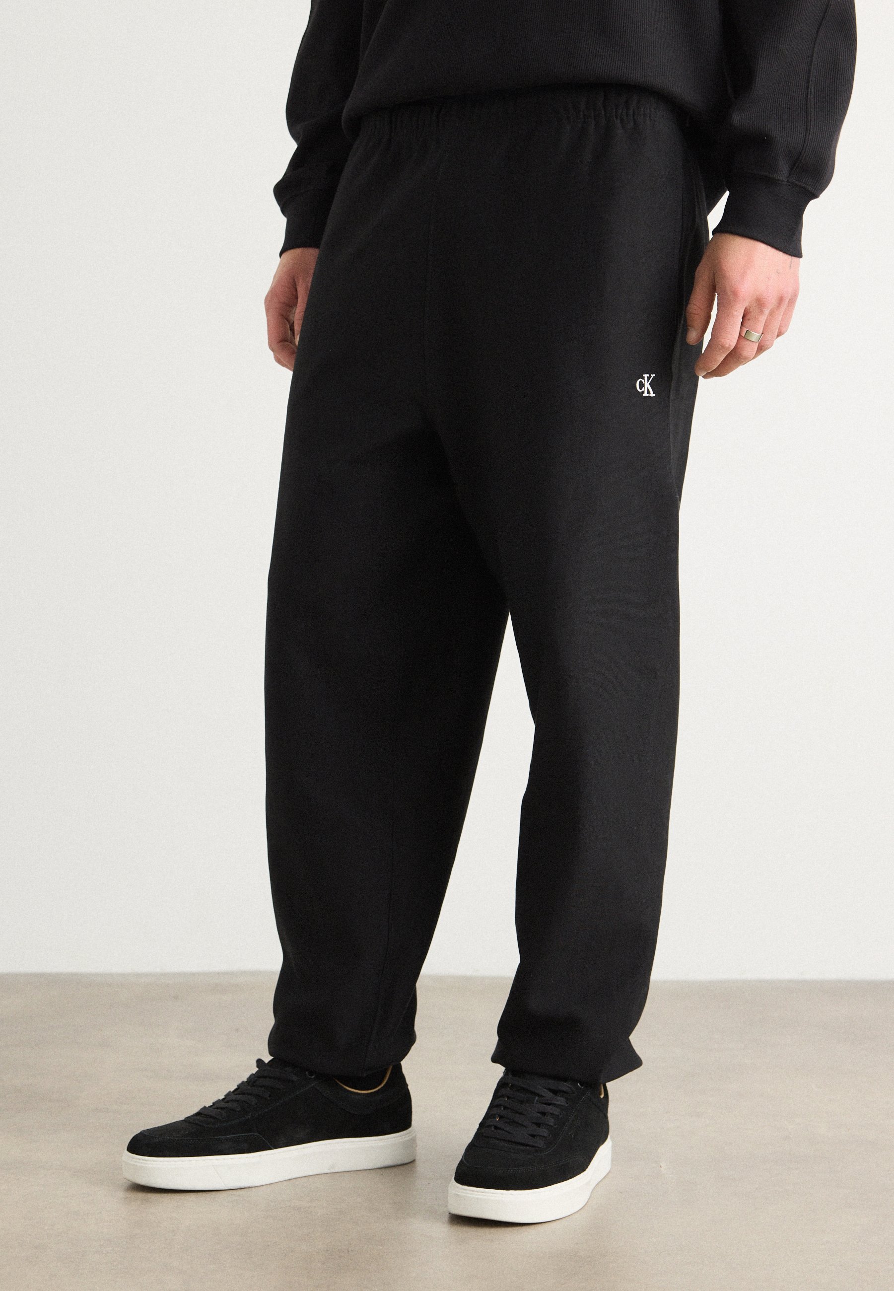 Calvin Klein Jeans PREMIUM MONOGRAM - Trainingsbroek - zwart