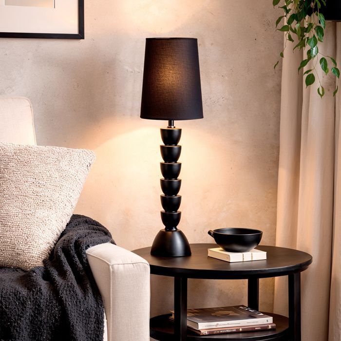 Lampada da tavolo Darian in resina nera