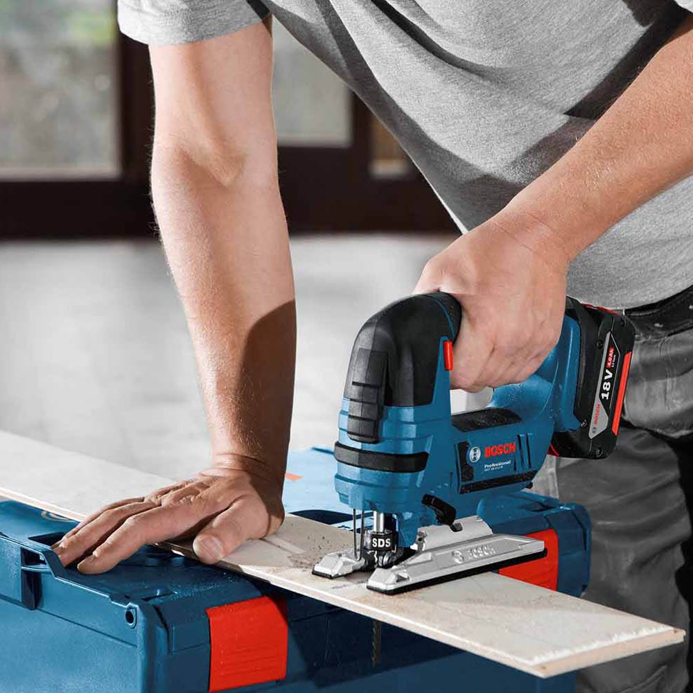 BOSCH 18V Akku-Stichsäge GST 18 V-LI B Skin 06015A6100