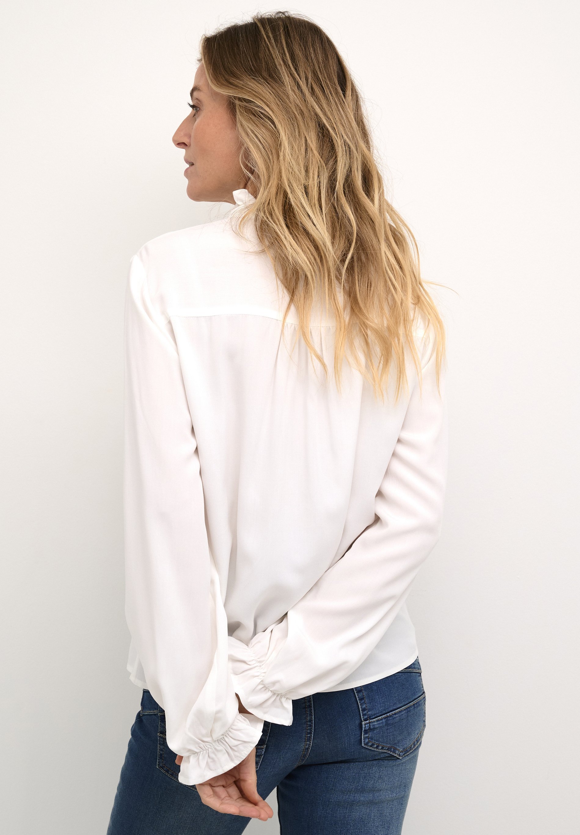 Crème VENEA FRILL - Blouse met knoopsluiting - sneeuwwit