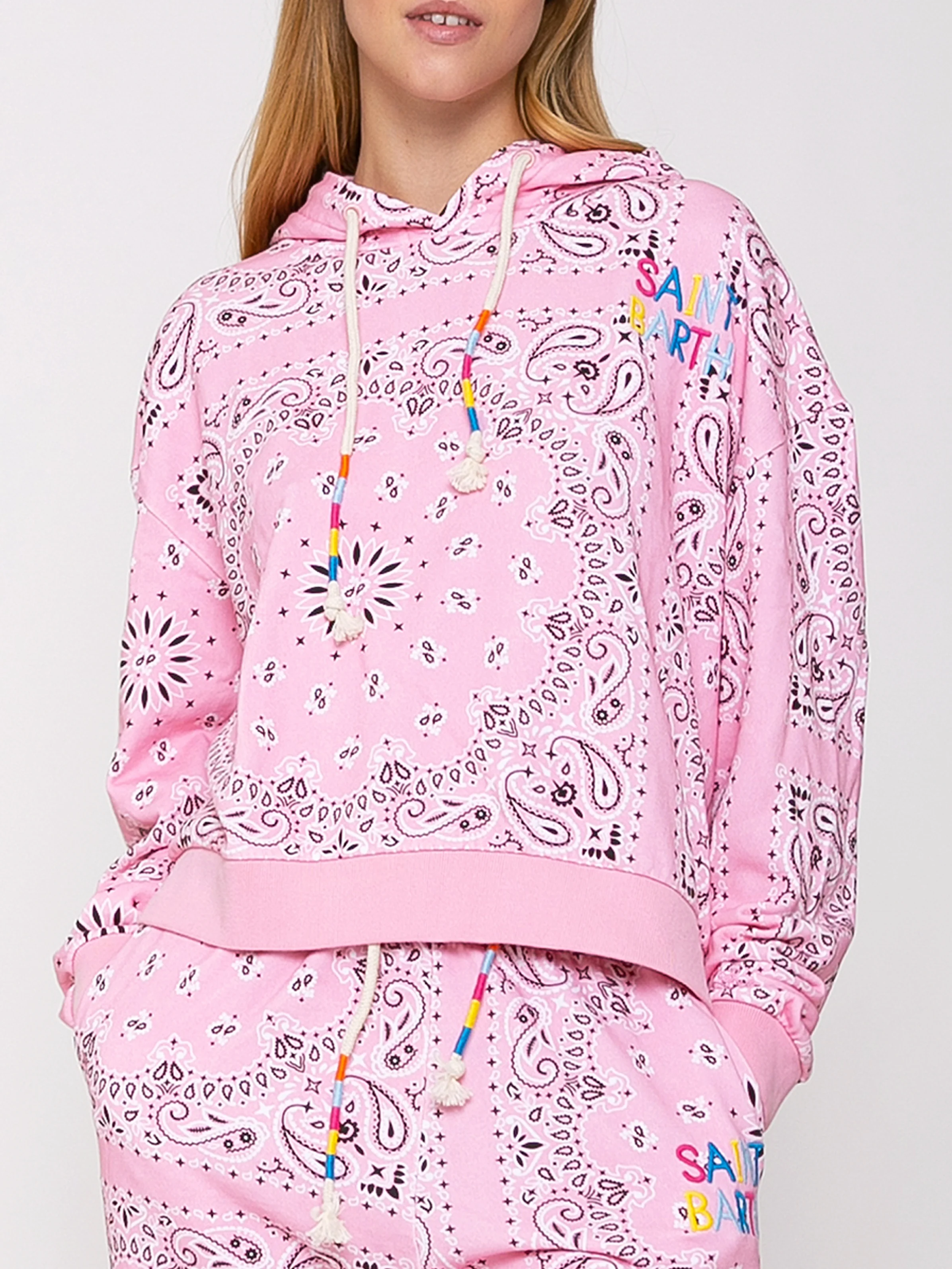 Sudadera con capucha de algodón tipo bandana con bordado de San Bartolomé
