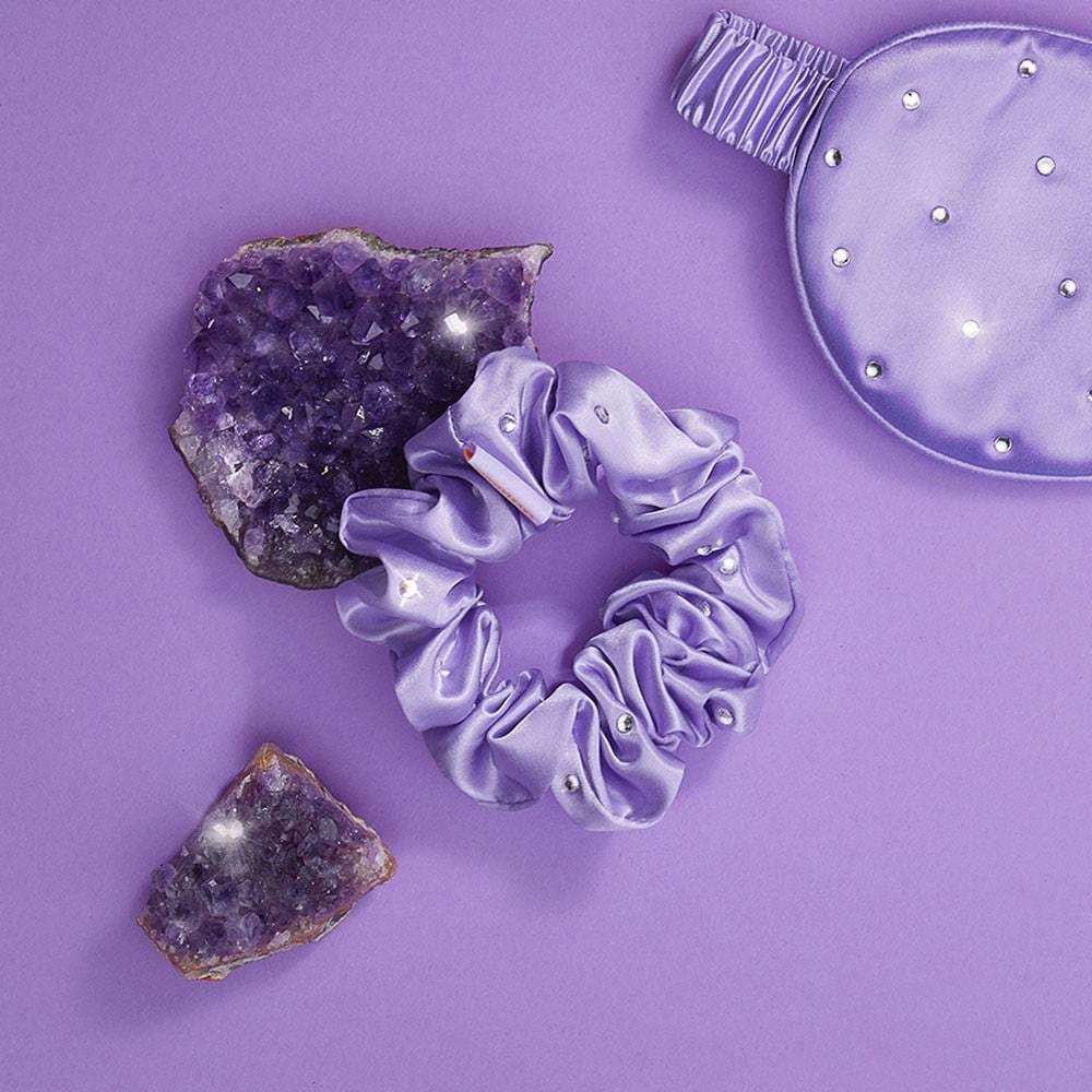 Vlasová gumička Crystallove z kryštalizovaného hodvábu – fialová – 1 kus