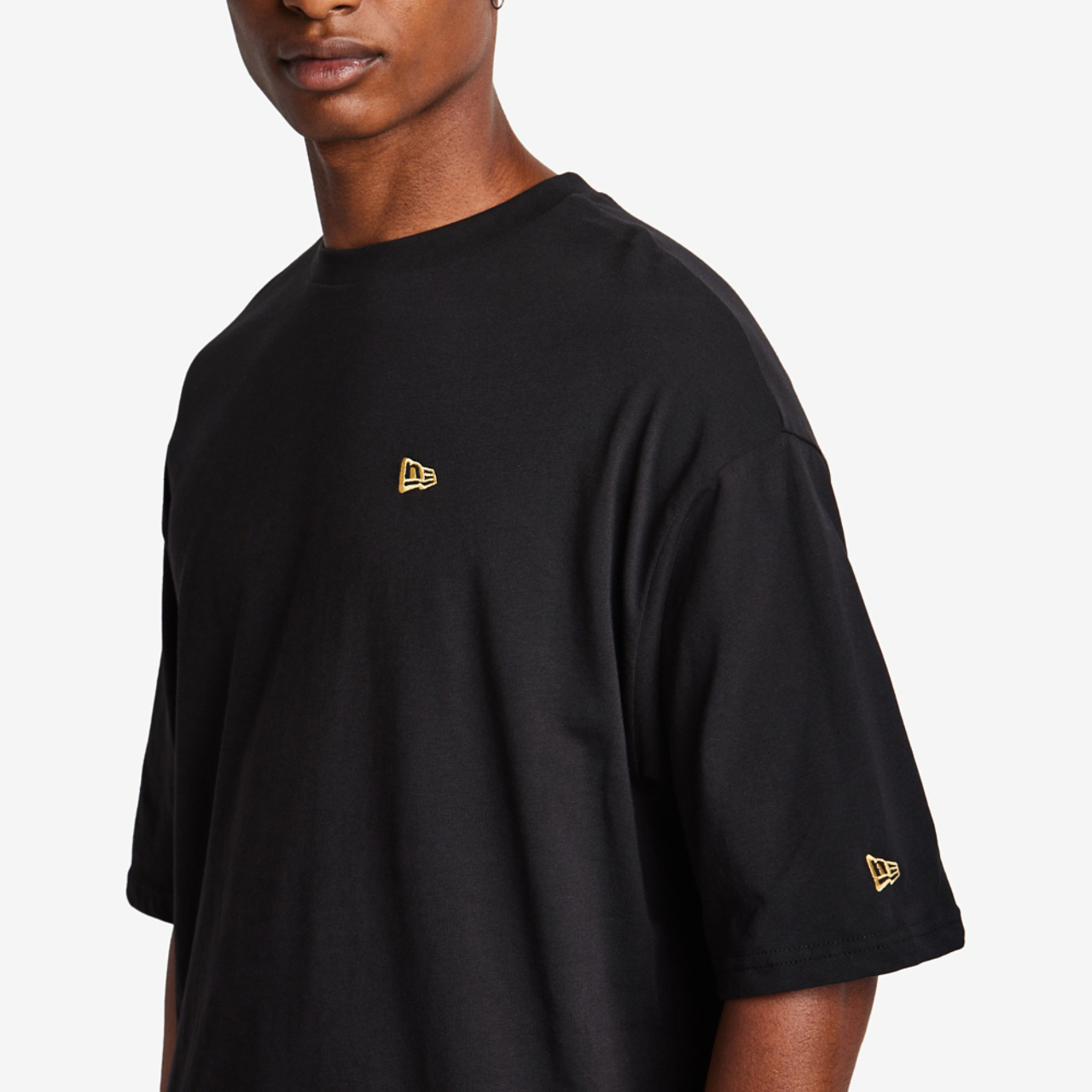 „New Era“ lipdukas