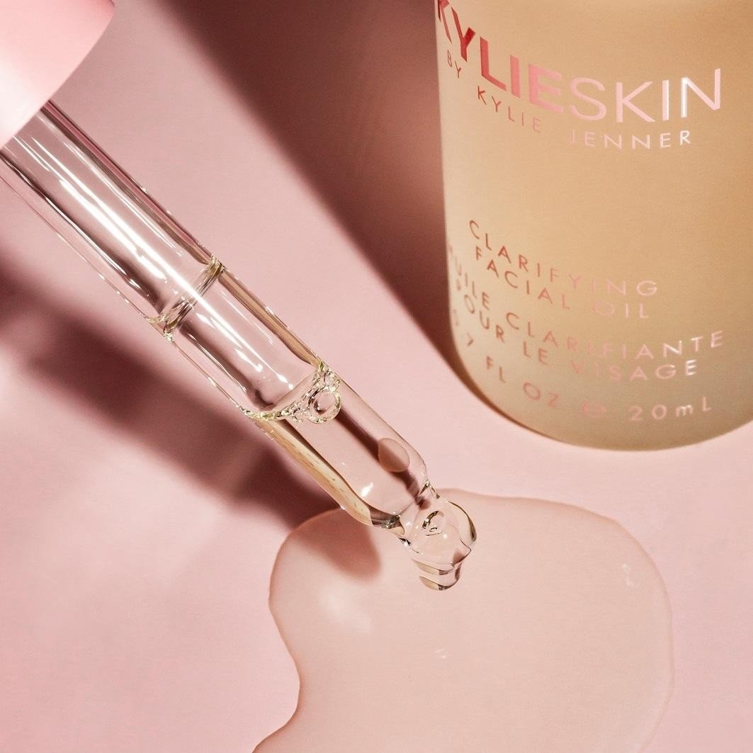 KYLIE SKIN Must-Haves attīrošā sejas eļļa - 20 ml