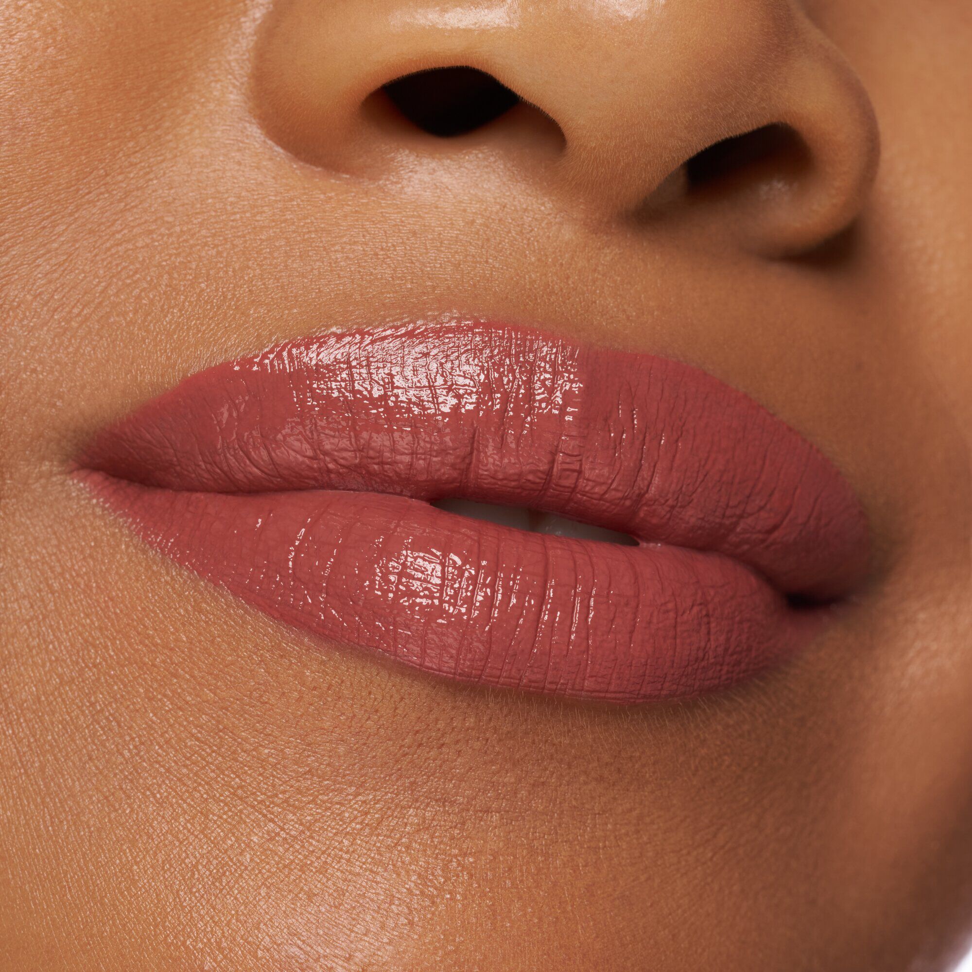 Essence Satin Glow