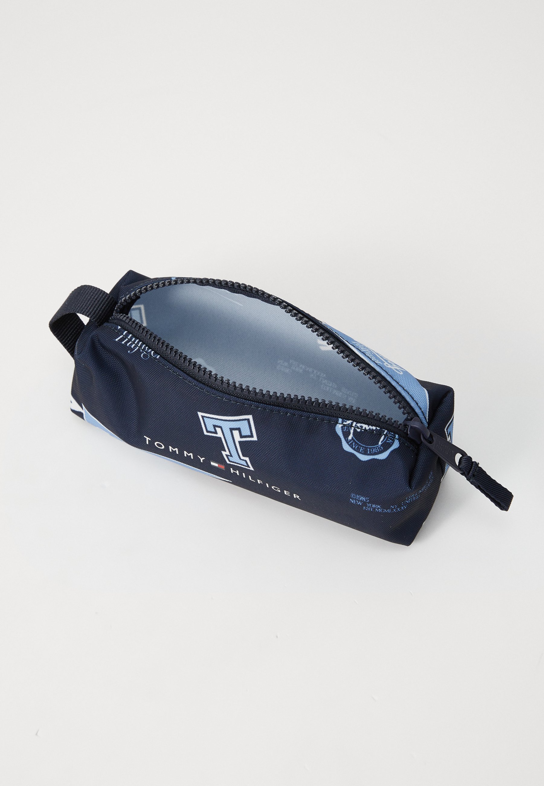 Trousse à crayons imprimée Tommy Hilfiger ESSENTIAL unisexe - Autres accessoires - bleu spatial