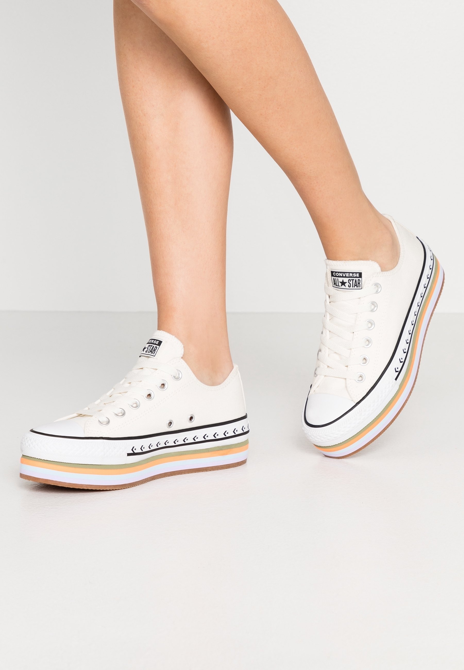 Tênis Converse - branco-creme