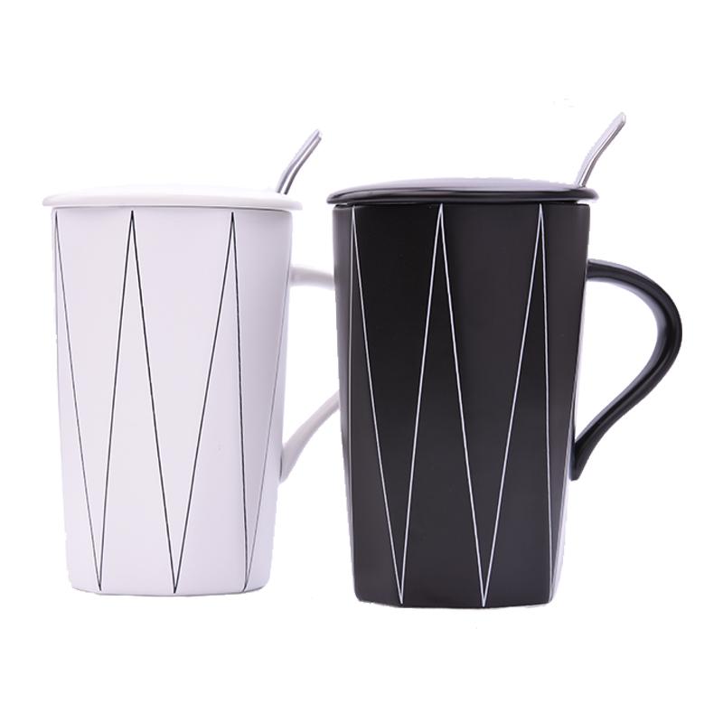 Keramik-Kaffeebecher mit Deckel und Löffel, modernes minimalistisches Design, ideal für Paare, geometrischer Becher und Löffel, Modell Taza De Cafe HH50MK