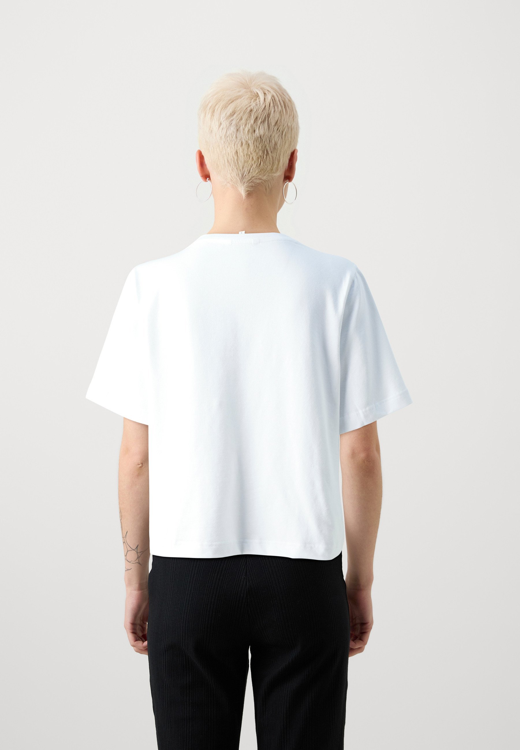 ONLY Petite ONLLINA BOXY TEE - Basic T-shirt - wit