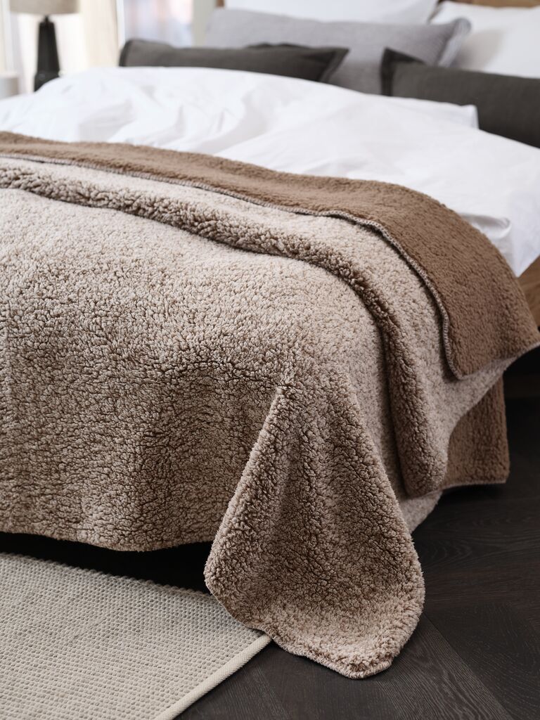 STORFRYTLE vilnos antklodė STORFRYTLE 200x220 tamsiai smėlio spalvos