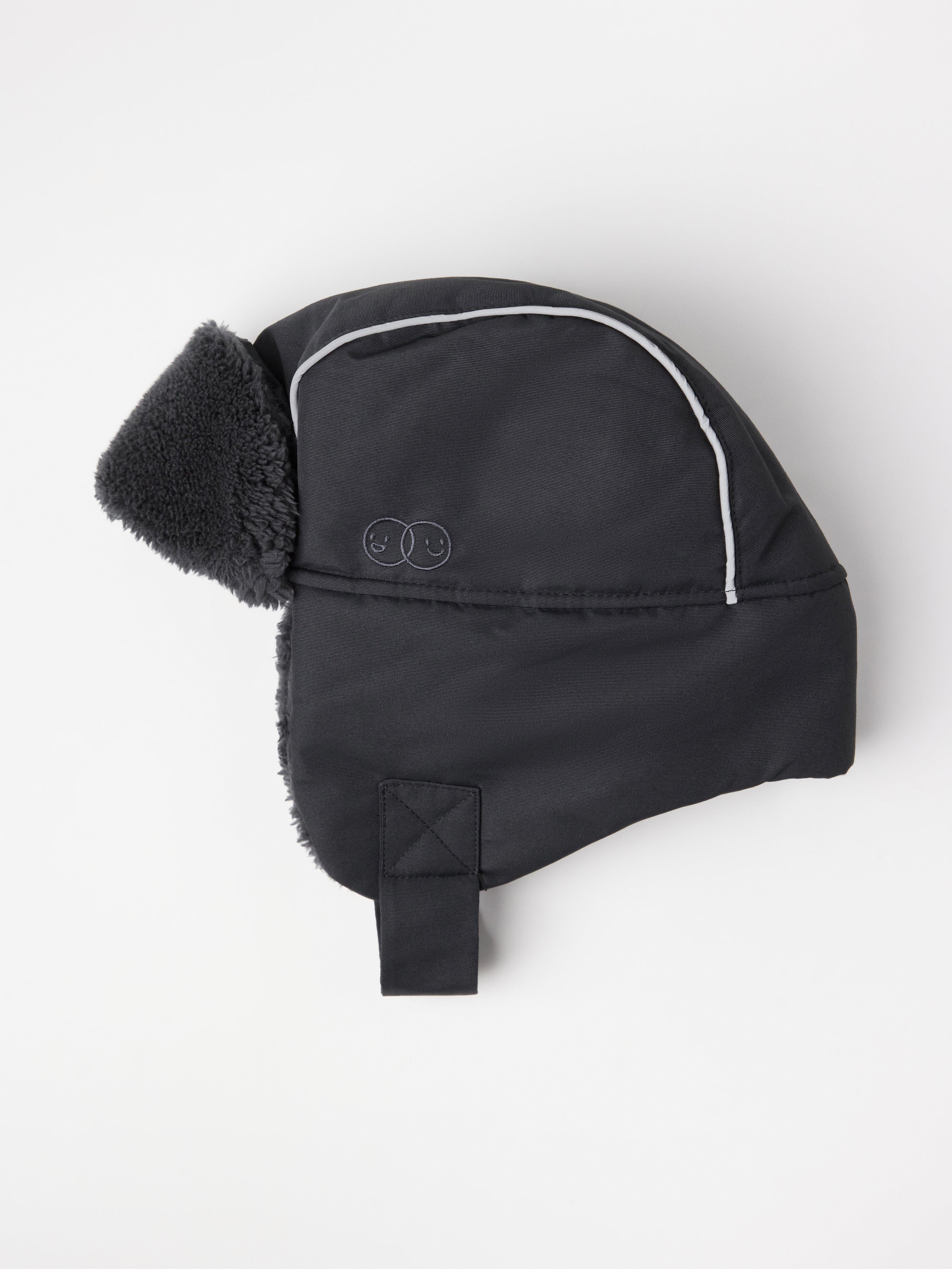 Vattentät, vadderad mössa – Kids Performance Wear Black