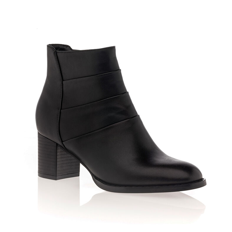 Schwarze Damenstiefel / Stiefeletten