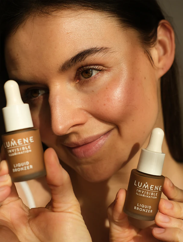 Tekutý bronzer Lumene Invisible Illumination Instant Glow