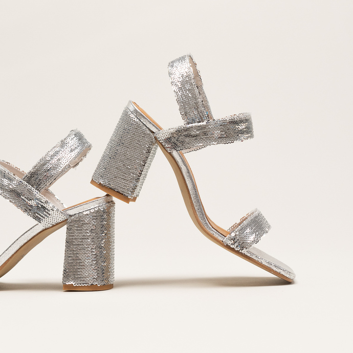Sandales à talons hauts et brides  en sequins argent