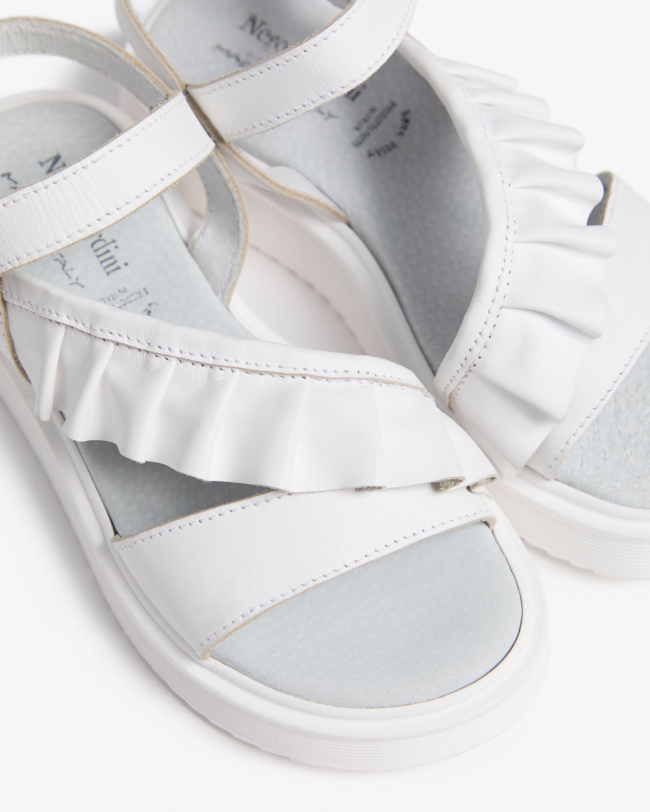  Ledersandalen für Teenager-Mädchen
