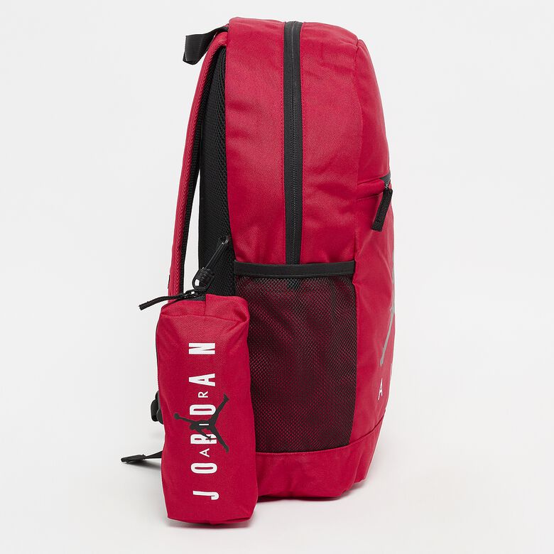 Schulrucksack mit Federmäppchen