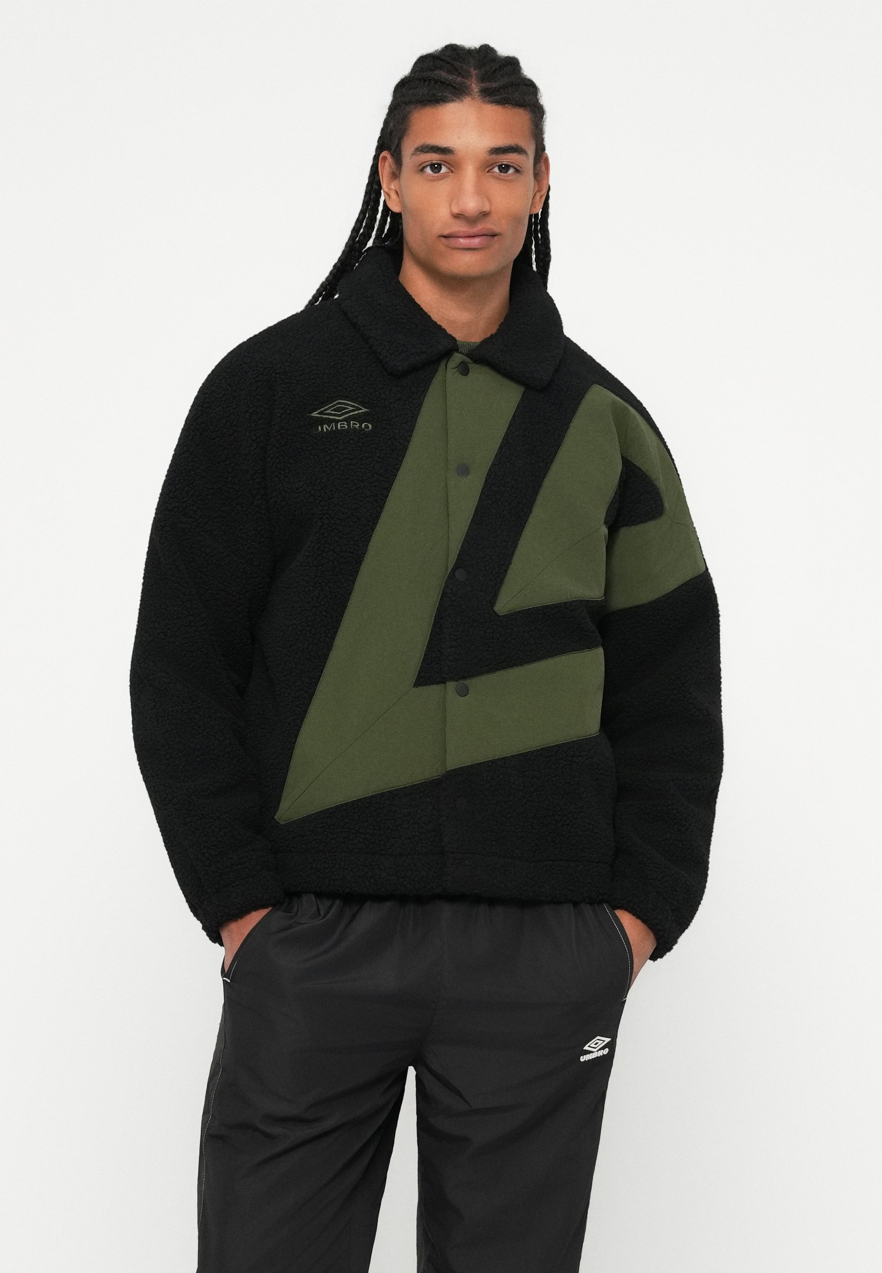 Umbro ACKET - Fleecejack - zwart/reistas