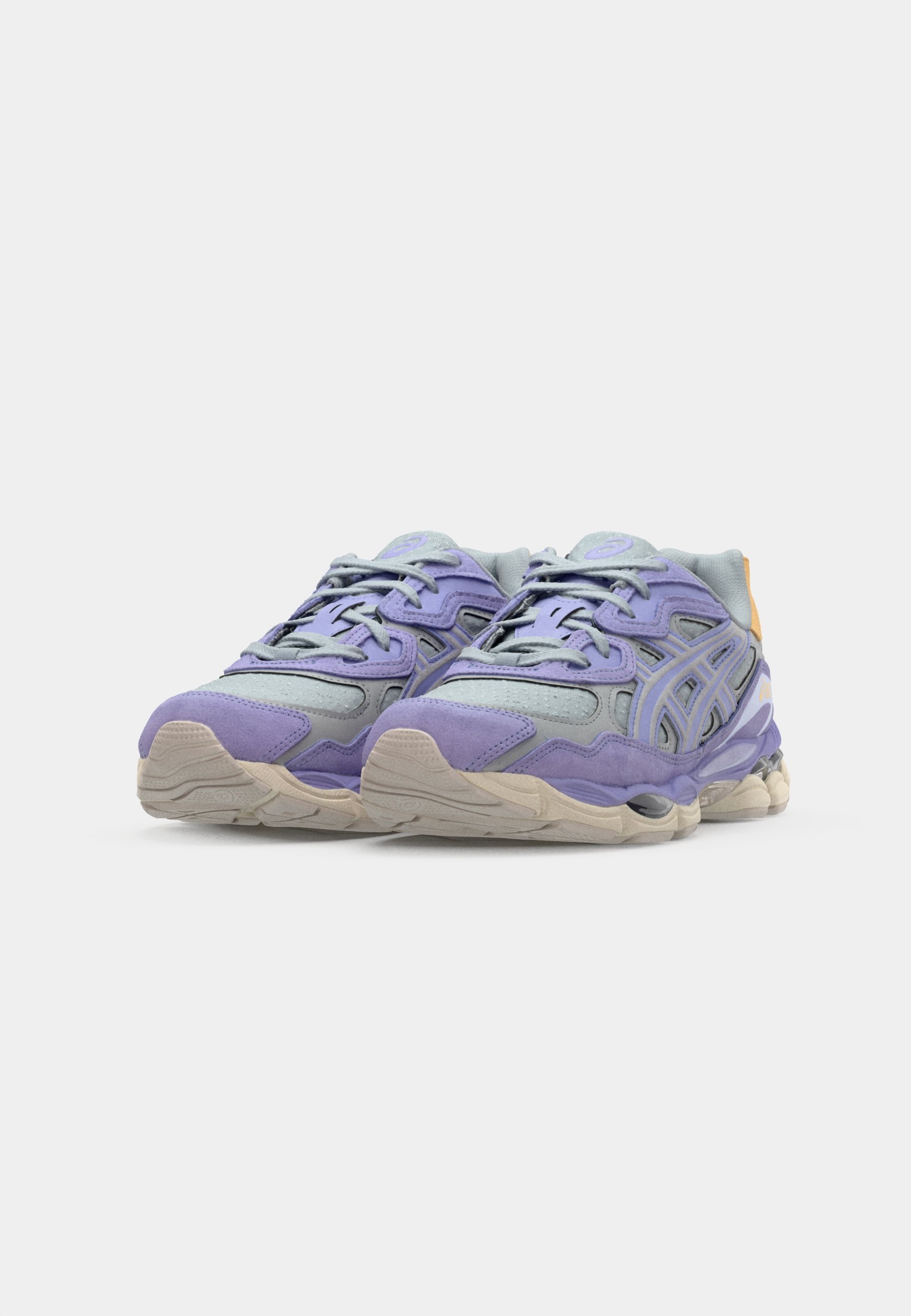 Tênis ASICS SportStyle de cano baixo