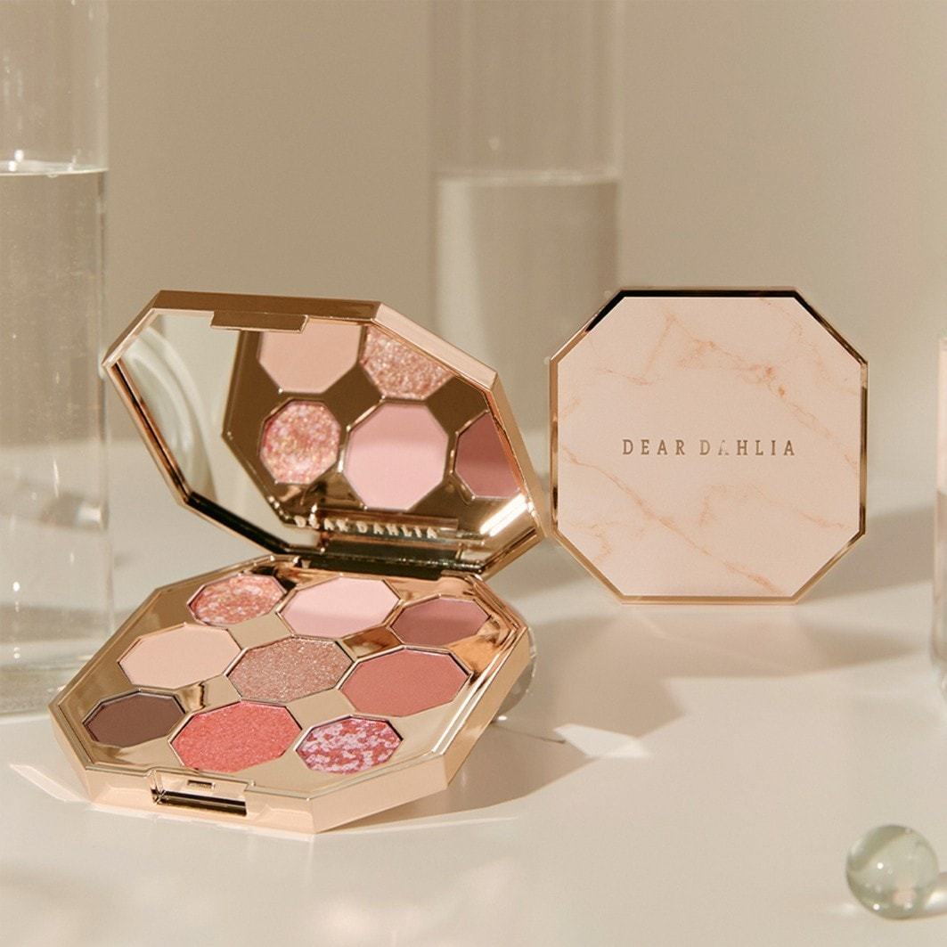 Paleta sjenila za oči Dear Dahlia „Blooming Edition Secret Garden Tea Party“ – 9,7 g