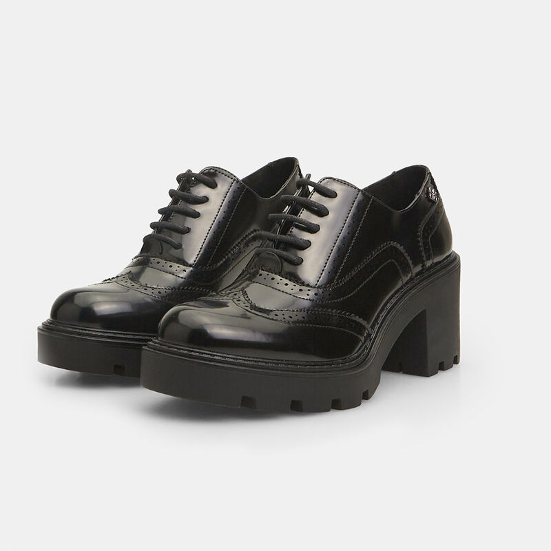 Bata Red Label damskie półbuty typu brogs z wiązaniem na klockowym obcasie