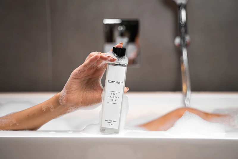 Gel de Banho Perfumado com Sal Marinho e Algas Marinhas Tomas Arsov Sage