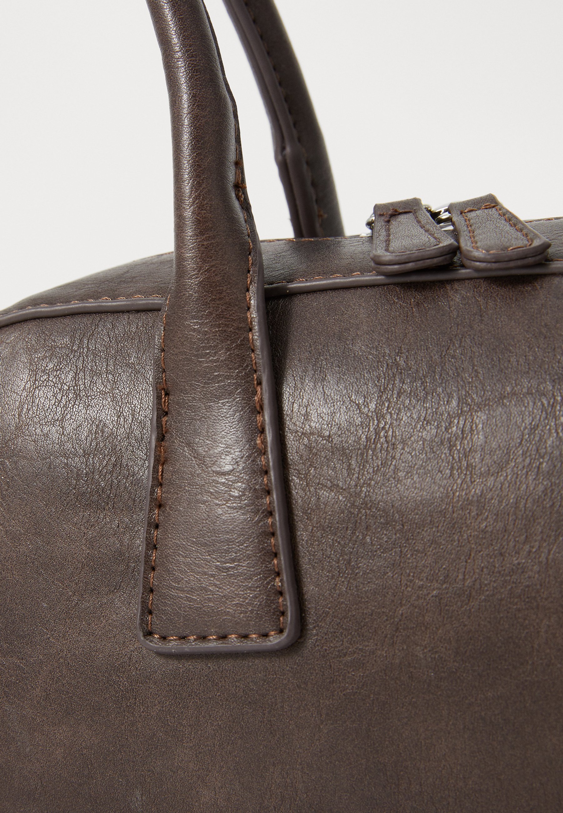 Gina Tricot SCHOUDERTAS - Handtas - gewassen bruin