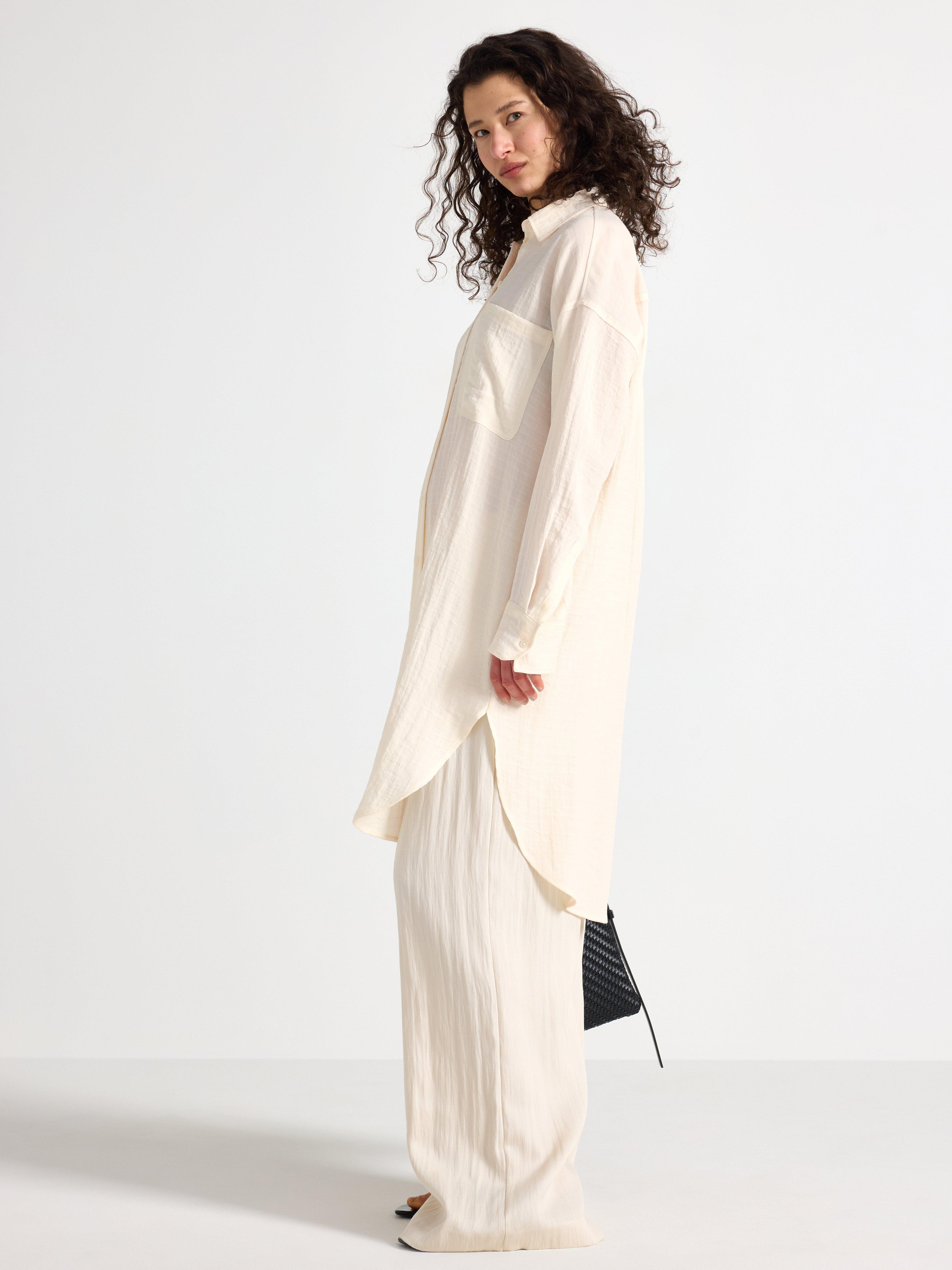 Camisa oversized branca clara