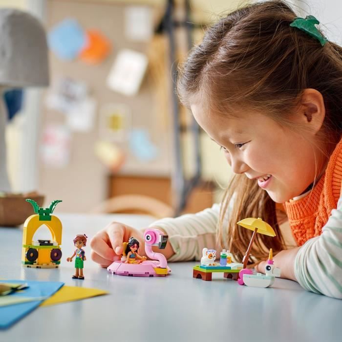 LEGO Friends 42658 Fête dans la Piscine avec les Bouées Licorne et Flamant Rose - Jouet