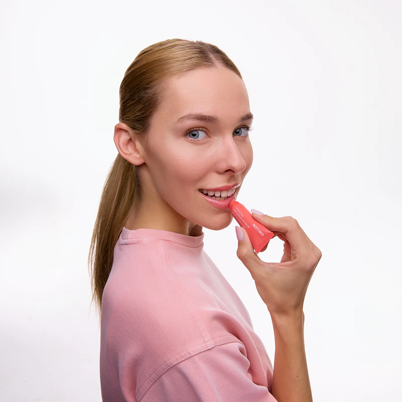 Notino Protetor Labial Hidratante com Proteção Solar: bálsamo labial protetor com propriedades hidratantes.