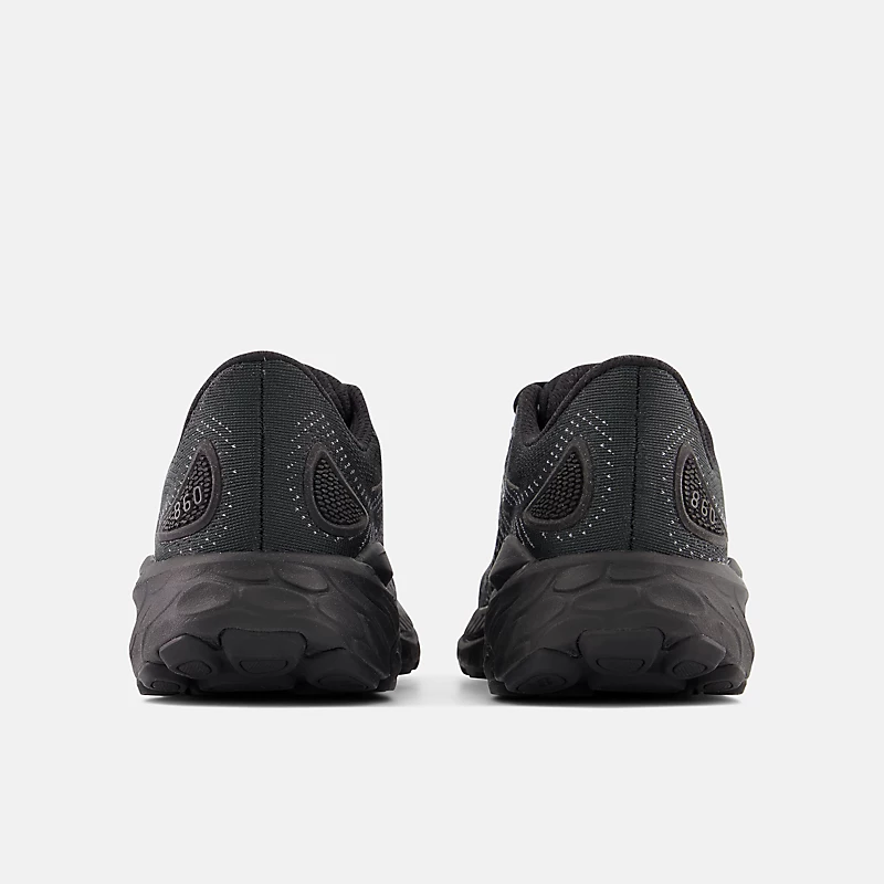 Tênis Feminino Fresh Foam X 860v13 - Preto com detalhes em chumbo e acabamento metálico preto