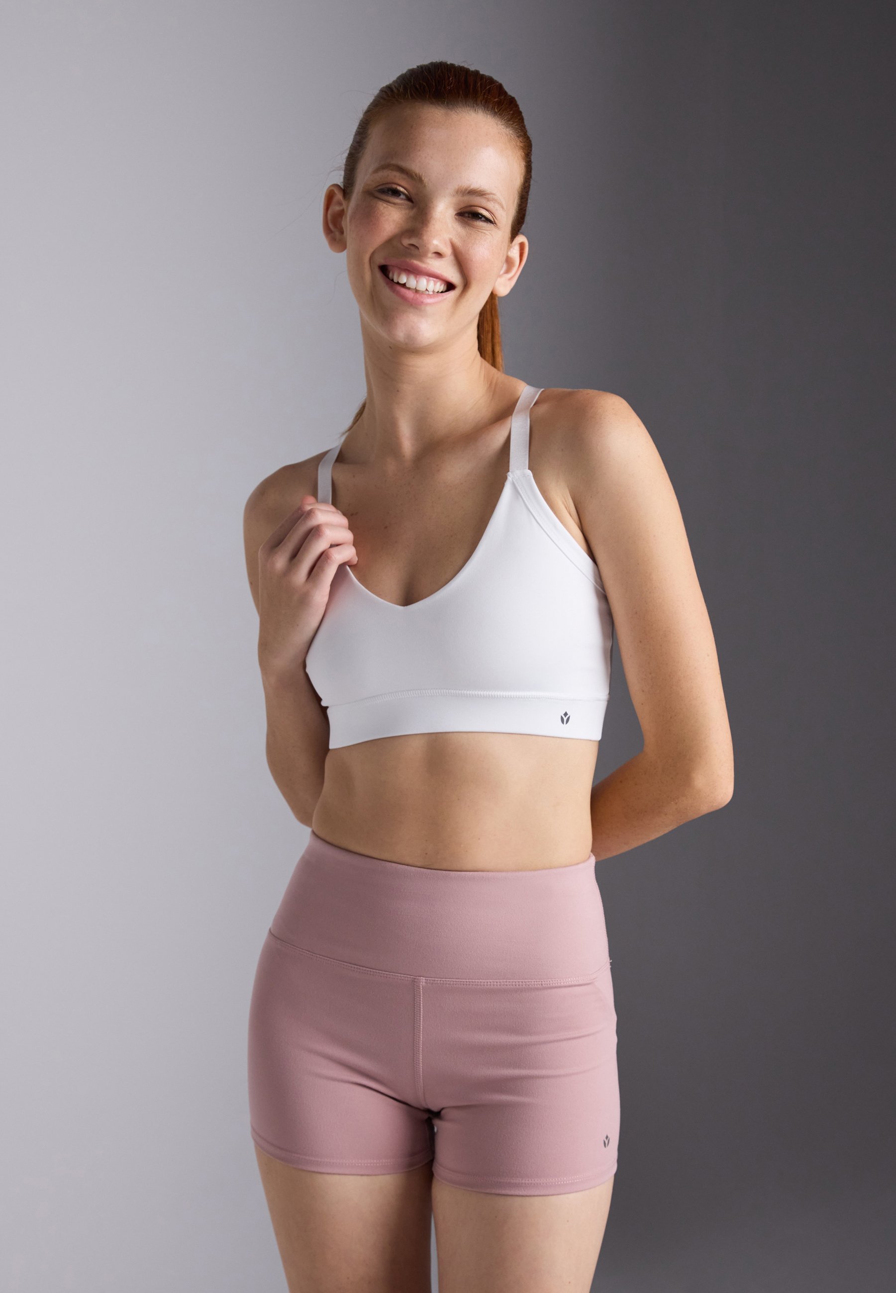 Soutien-gorge de sport Even&Odd Active ESSENTIAL (lot de 2) à maintien moyen et dos croisé ajustable - Blanc/noir