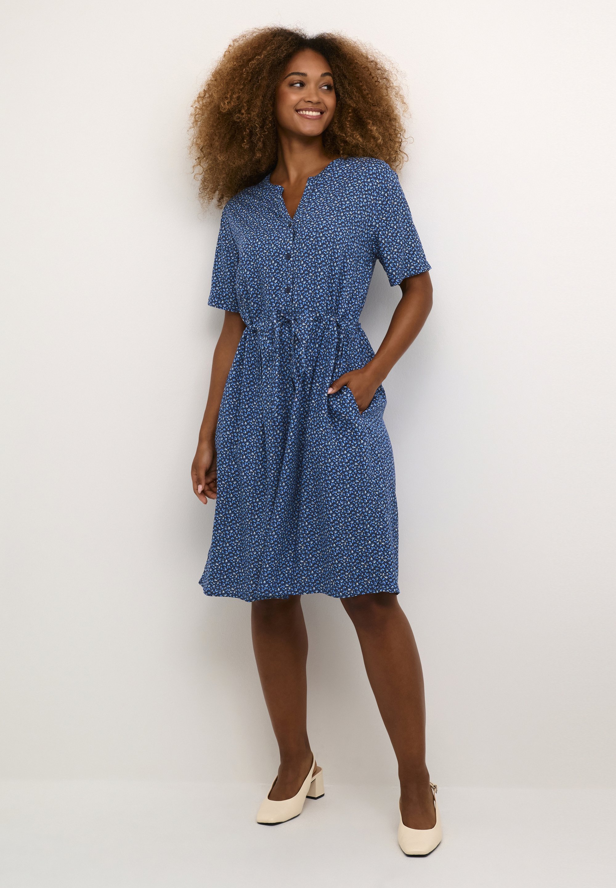 Robe de jour crème FERINA ZALLY FIT - motif peau d'animal bleu