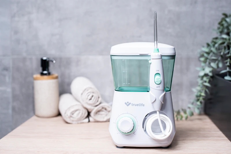 Zobna nitka TrueLife AquaFloss Station