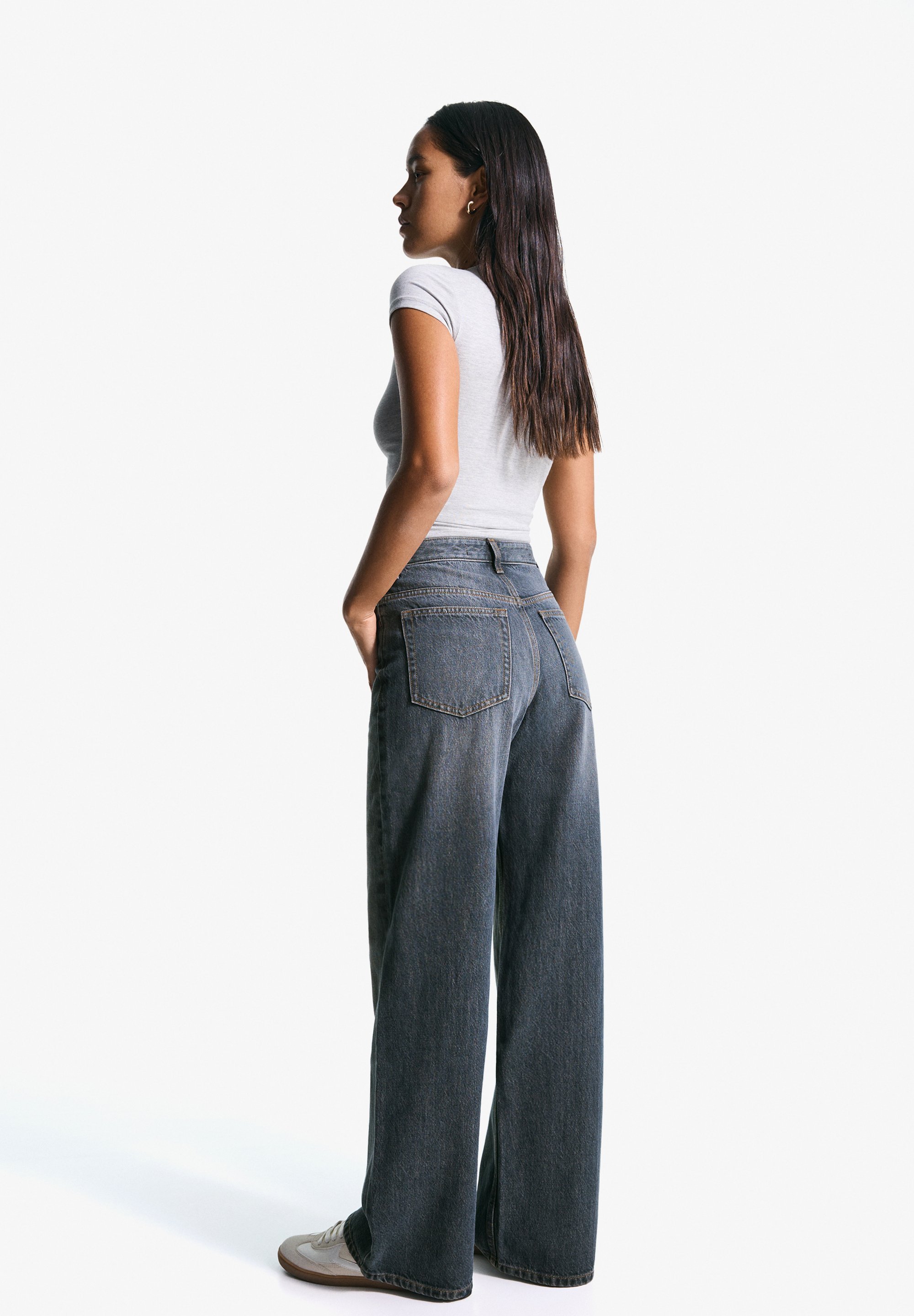 Bershka WIDE - Relaxed fit jeans - donkerblauw