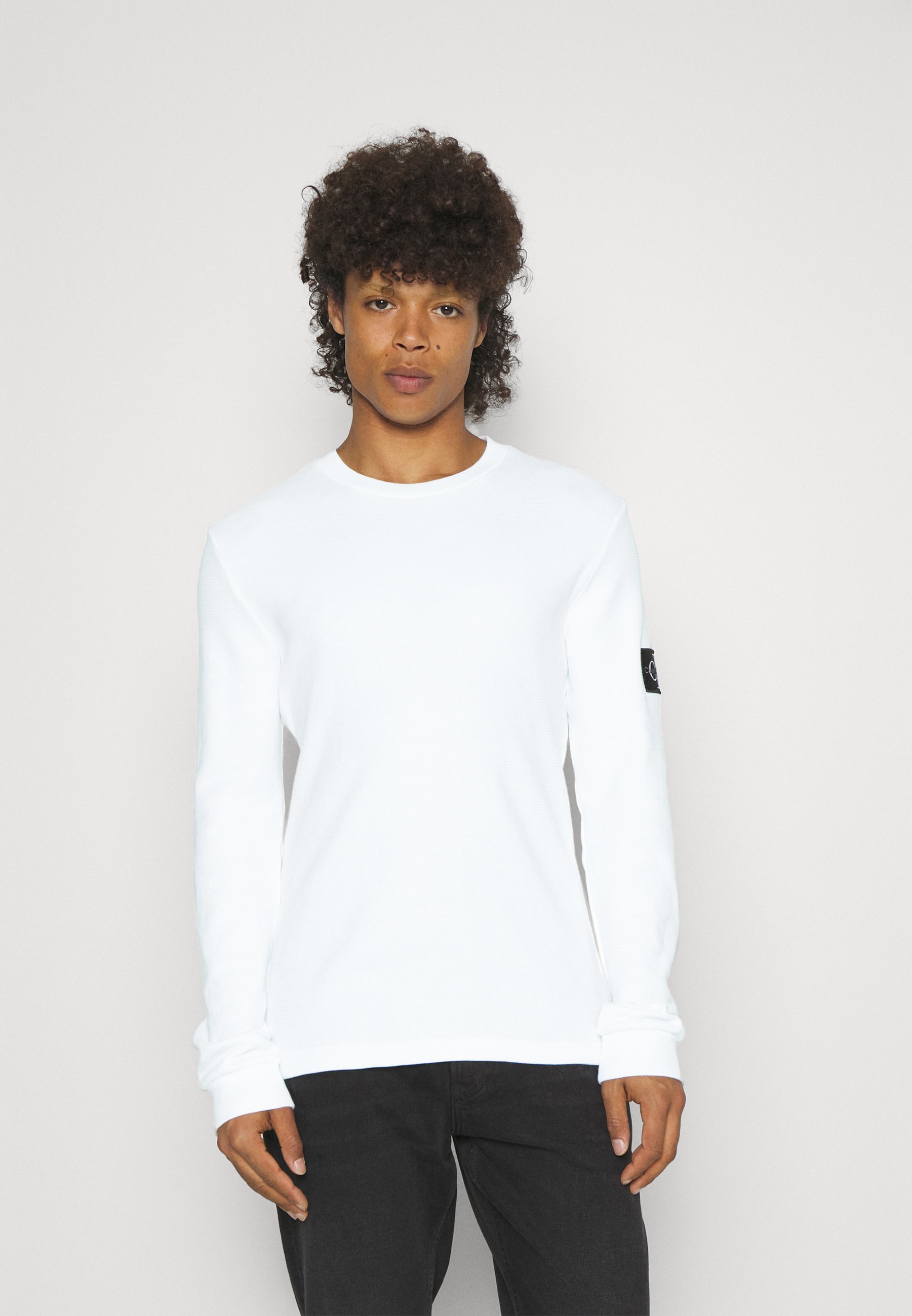 Calvin Klein Jeans BADGE T-SHIRT - Top met lange mouwen - helderwit