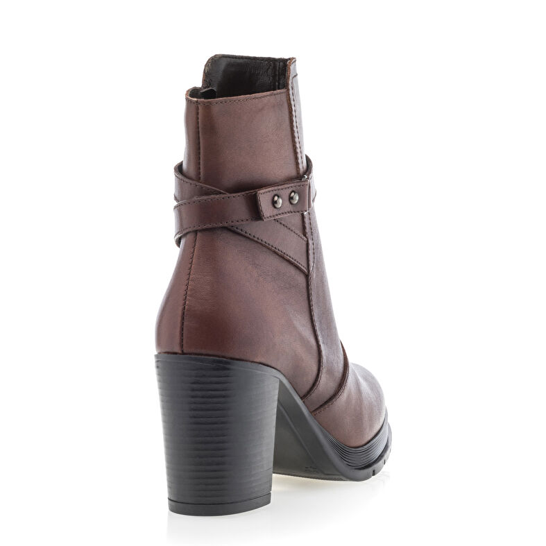 Braune Damenstiefel / Stiefeletten