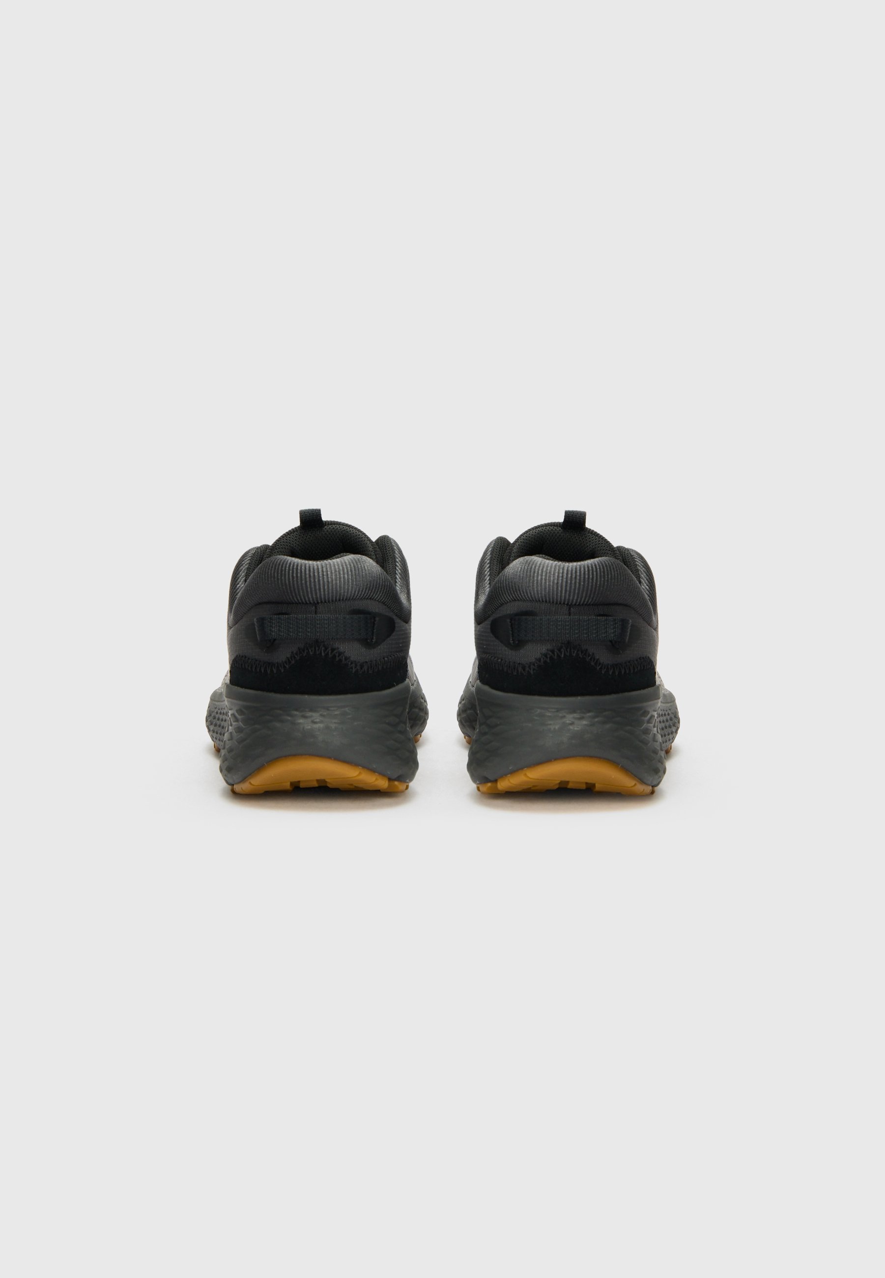 Columbia TERRASTRIDE CRZ - Trekingové boty - black/white