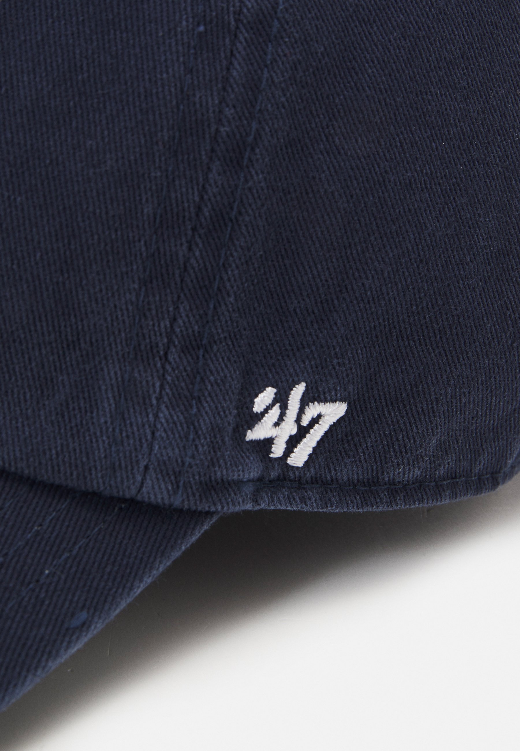 '47 Caps