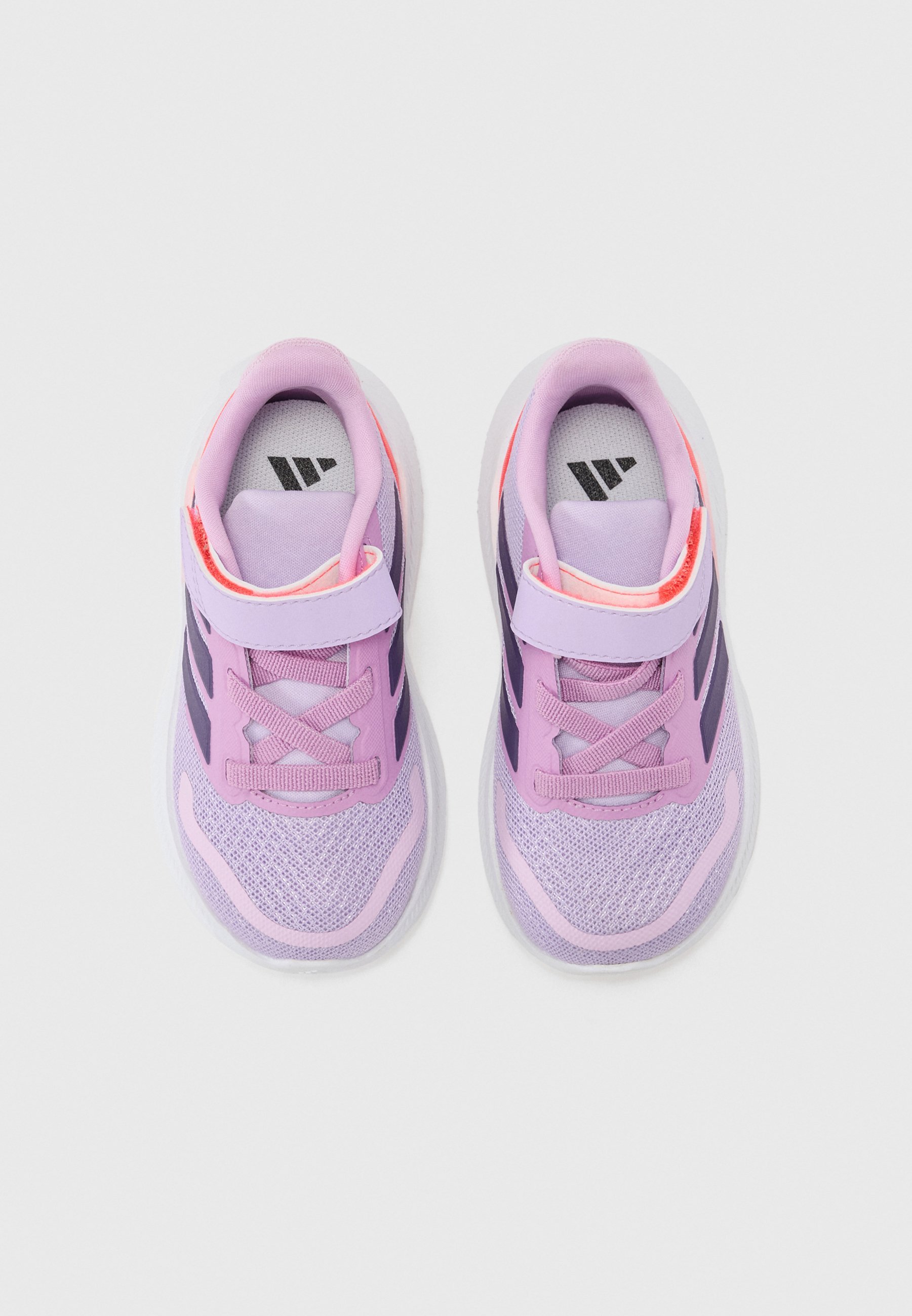 adidas Performance RUNFALCON UNISEX - Straßenlaufschuhe - Puderpflaume/Aurorapflaume/Klares Rot