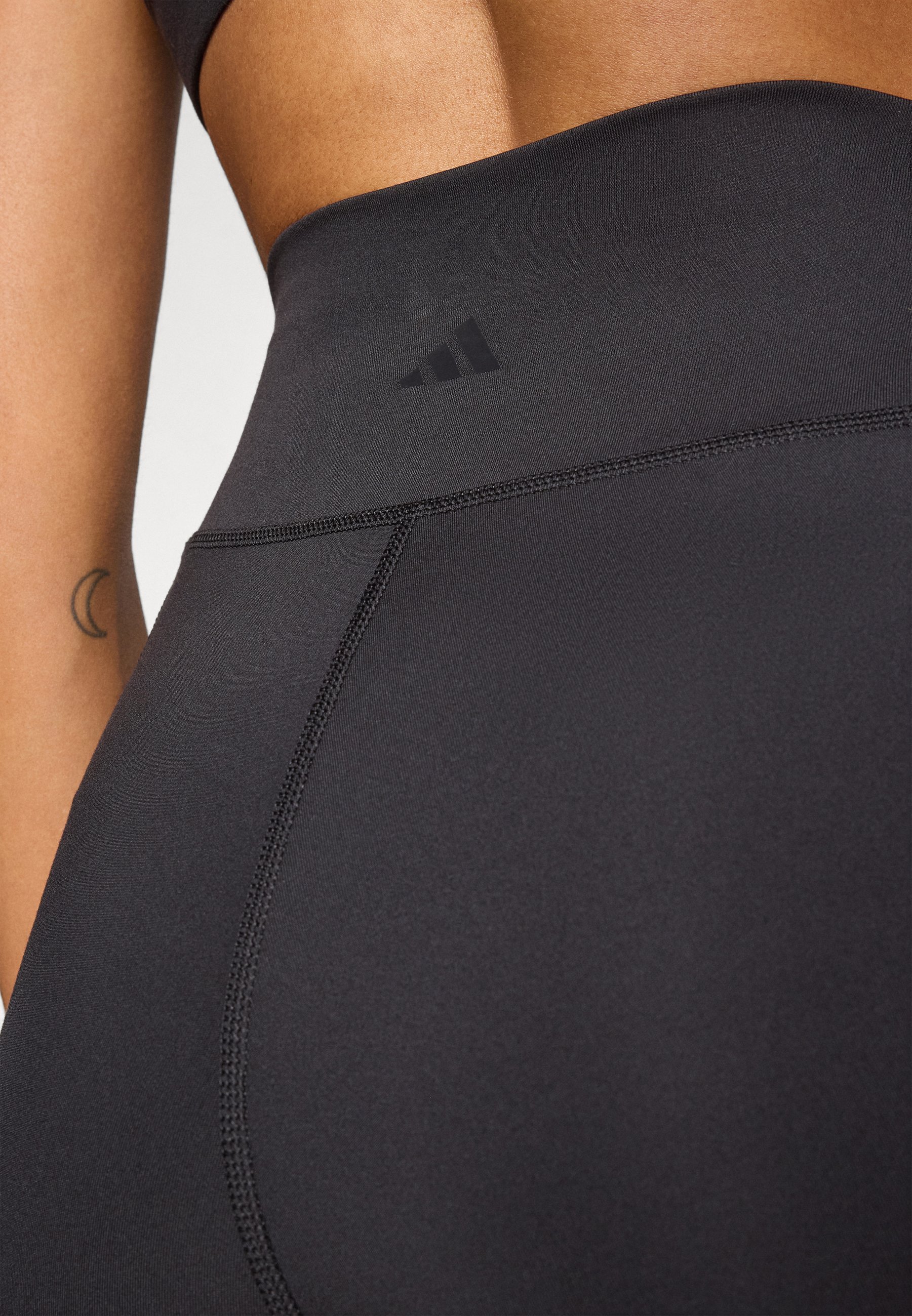 adidas Performance ALL ME ESSENTIALS KRÓTKIE LEGGINGI - Legginsy - czarne