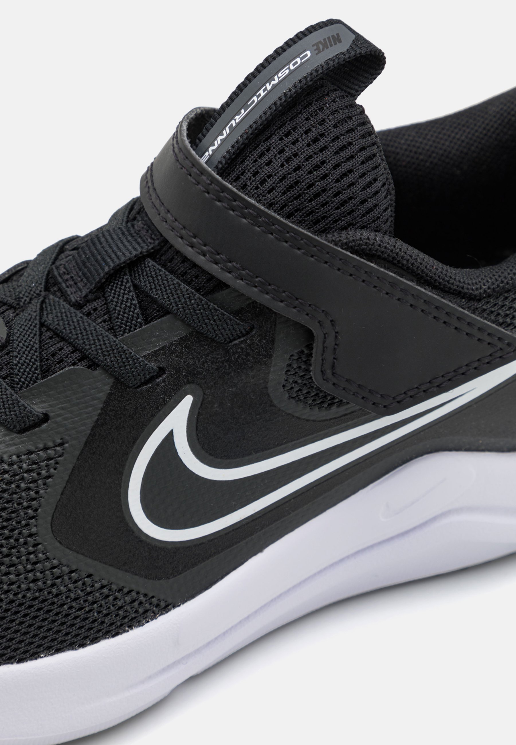 Nike Performance COSMIC RUNNER UNISEX - Hardloopschoenen voor op de weg - zwart/wit/antraciet