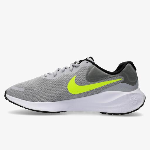  Nike Revolution 7