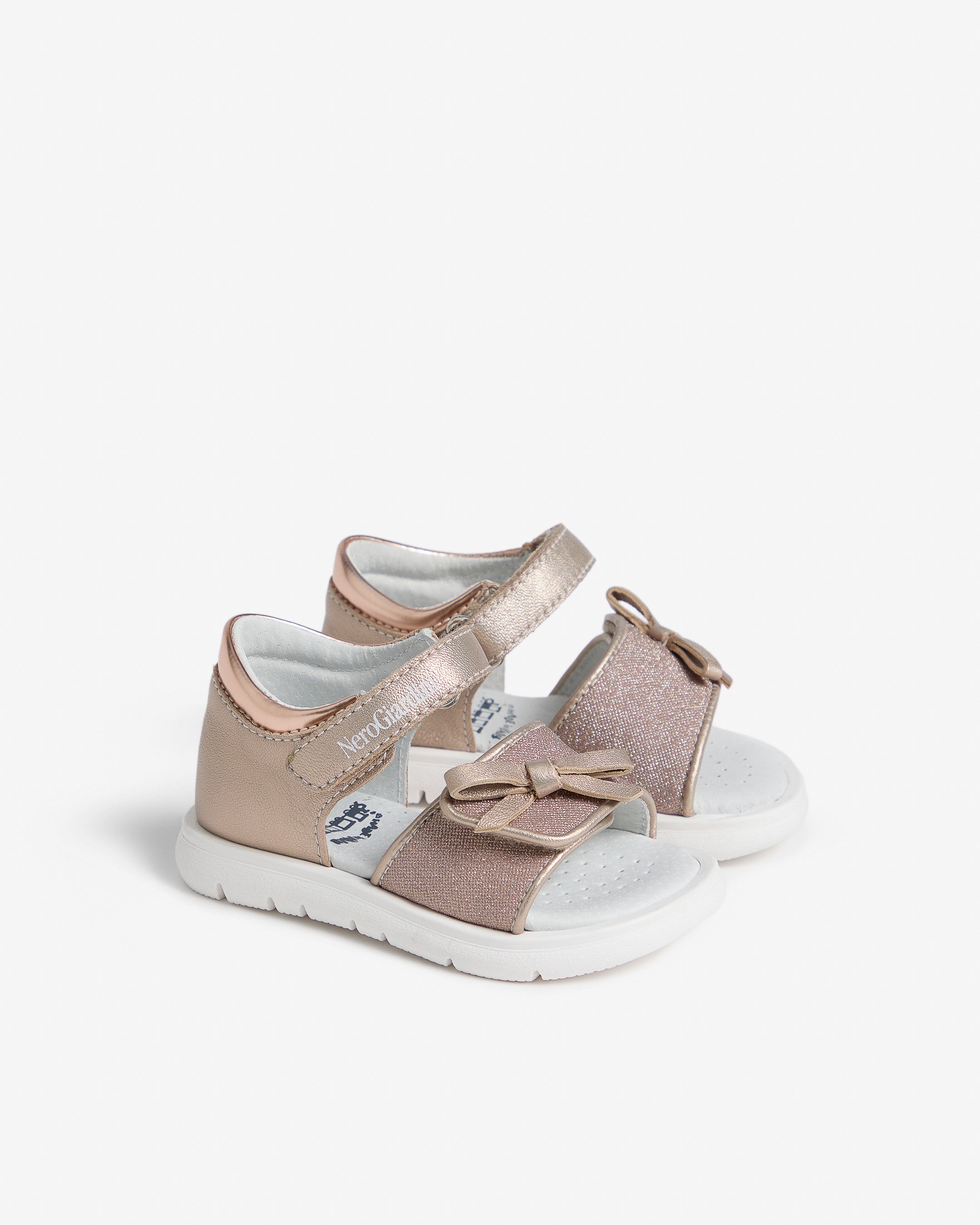  Sandalen für junge Mädchen aus Funktionsmaterial und Leder