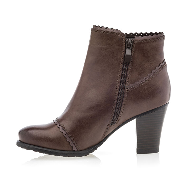 Braune Damenstiefel / Stiefeletten
