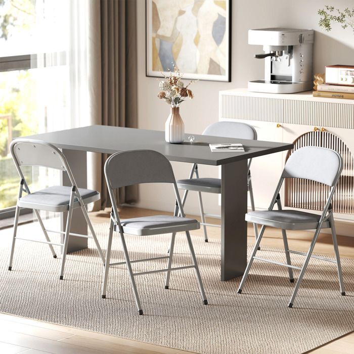 Lot de 4 chaises pliantes et portables intérieur avec assises et dossiers rembourrés en velours, cadre en acier, gris clair