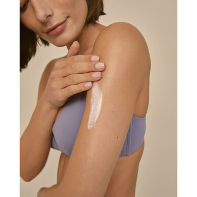 Nivea Smooth Milk -vartalovoide 400 ml 400 ml