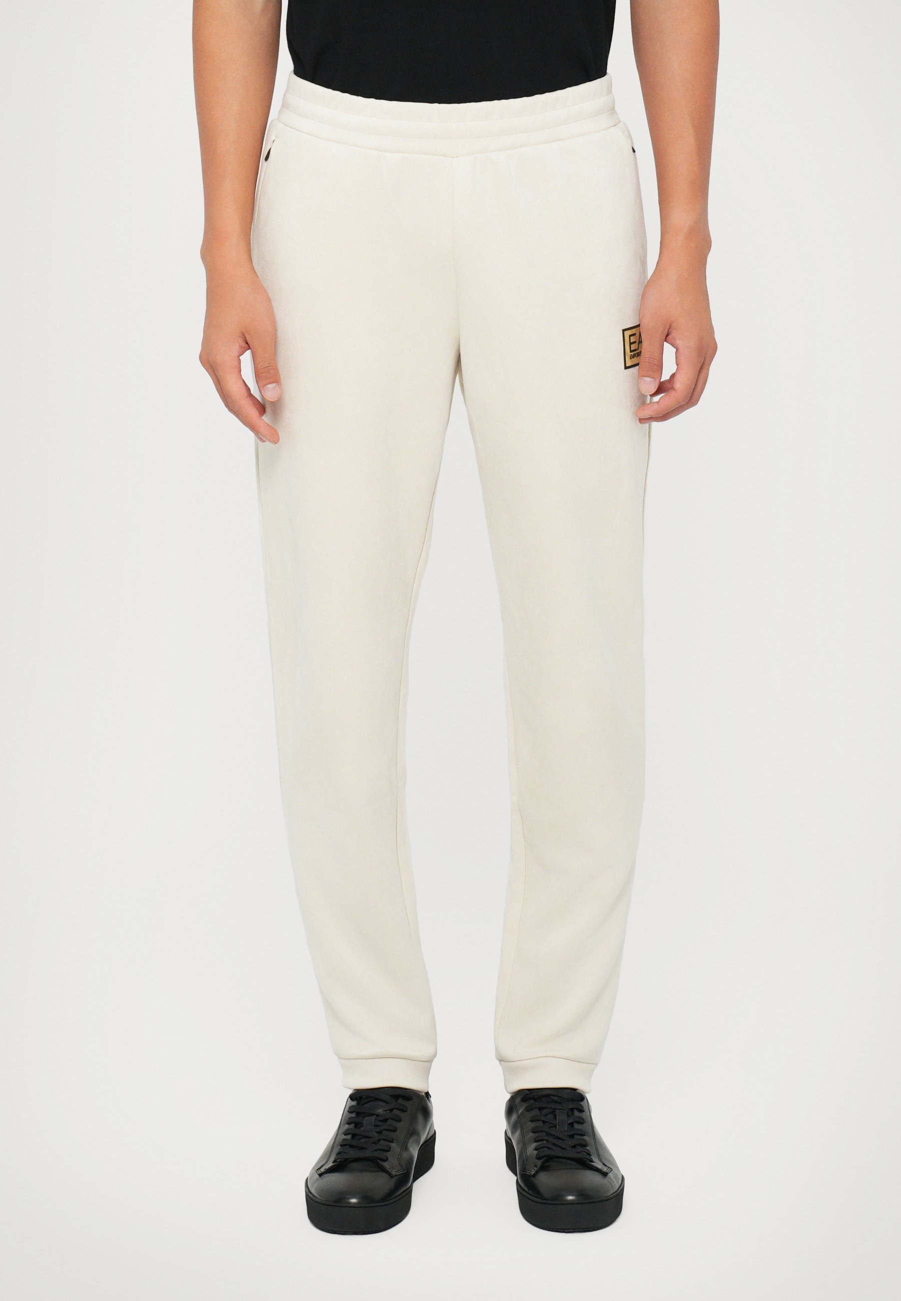 EA7 Emporio Armani TRAIN LABEL ALCANTARA - Trainingsbroek - regenachtige dag
